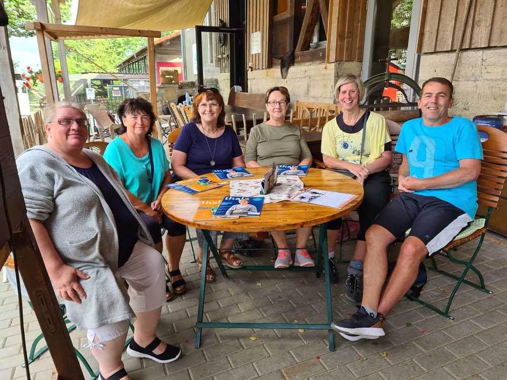 Denise mit ihrer Selbsthilfegruppe